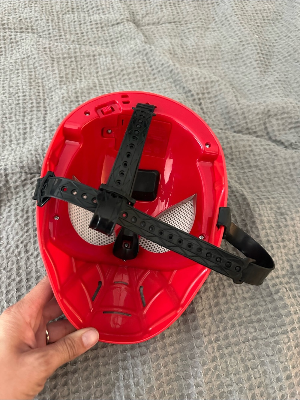 Red Spider Mask with Black Web Detailing - Picture 2 of 3
